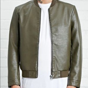 Forever 21 Men’s green bomber jacket NWT Sz Large